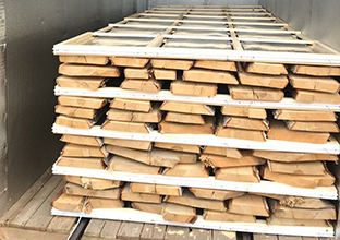 Штабель пиломатериалов с индивидуальными (спецзаказ) рамками 1,76 x 4,2 м